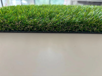 Gazon artificial 25 mm pentru balcon si terasa covor iarba artificiala