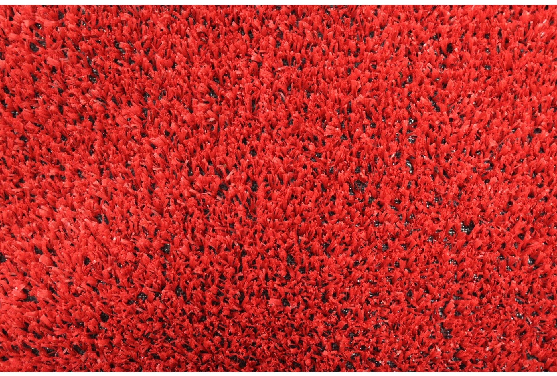 profil lateral gazon artificial rosu cu fibre moi decor exterior