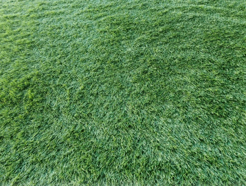 gazon artificial 30 mm pentru terasa gazon sintetic verde rezistent pentru exterior