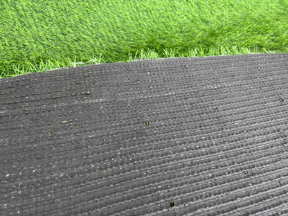Iarba artificiala 30 mm verde natural pentru terasa, balcon, curte si gradina